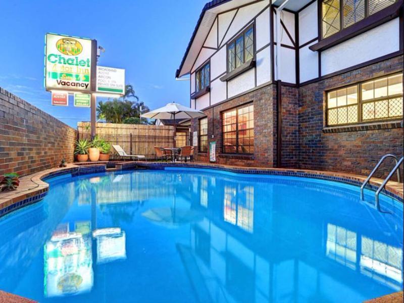 Chalet Motor Inn Бундаберг Екстер'єр фото
