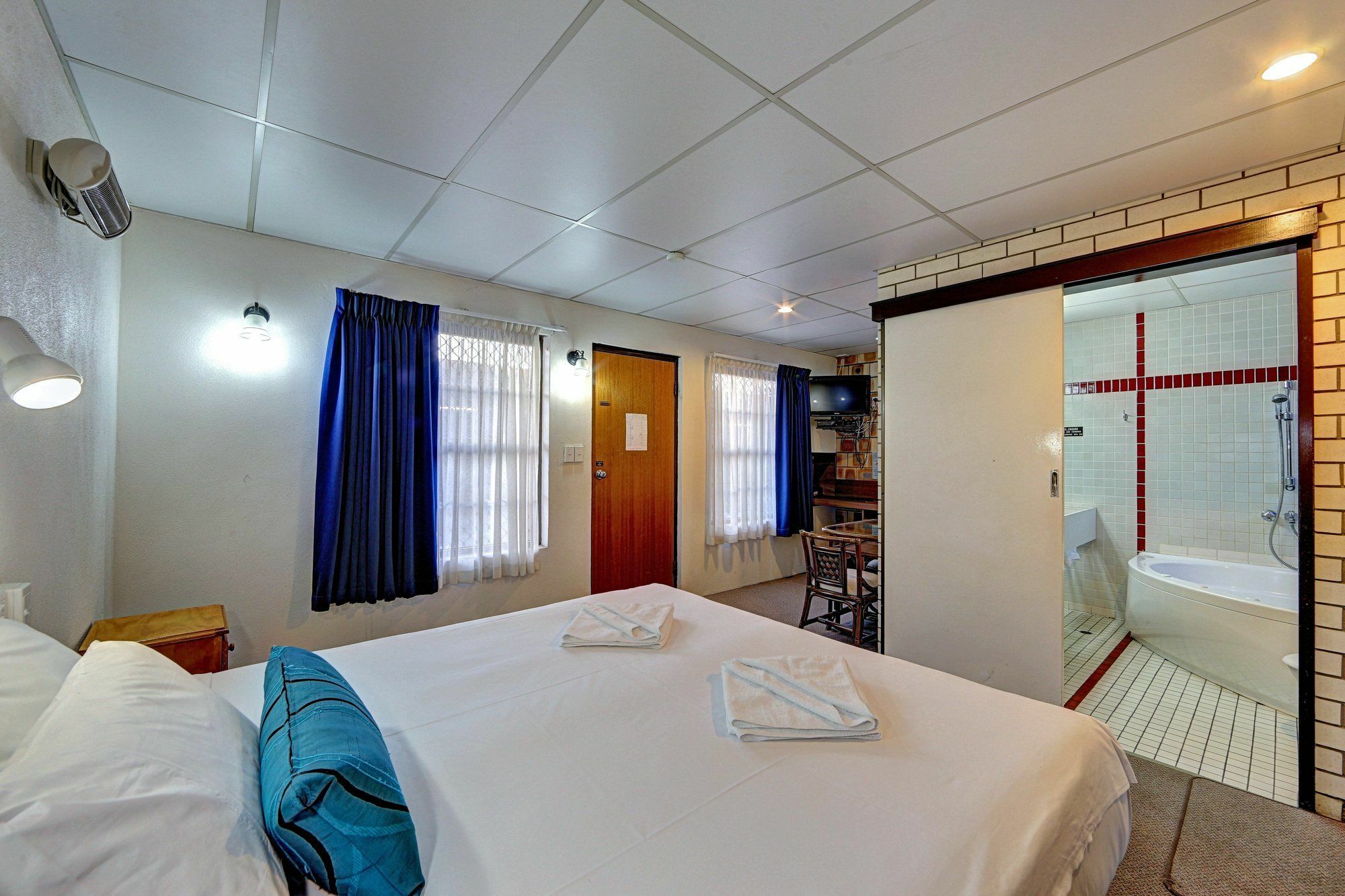 Chalet Motor Inn Бундаберг Екстер'єр фото